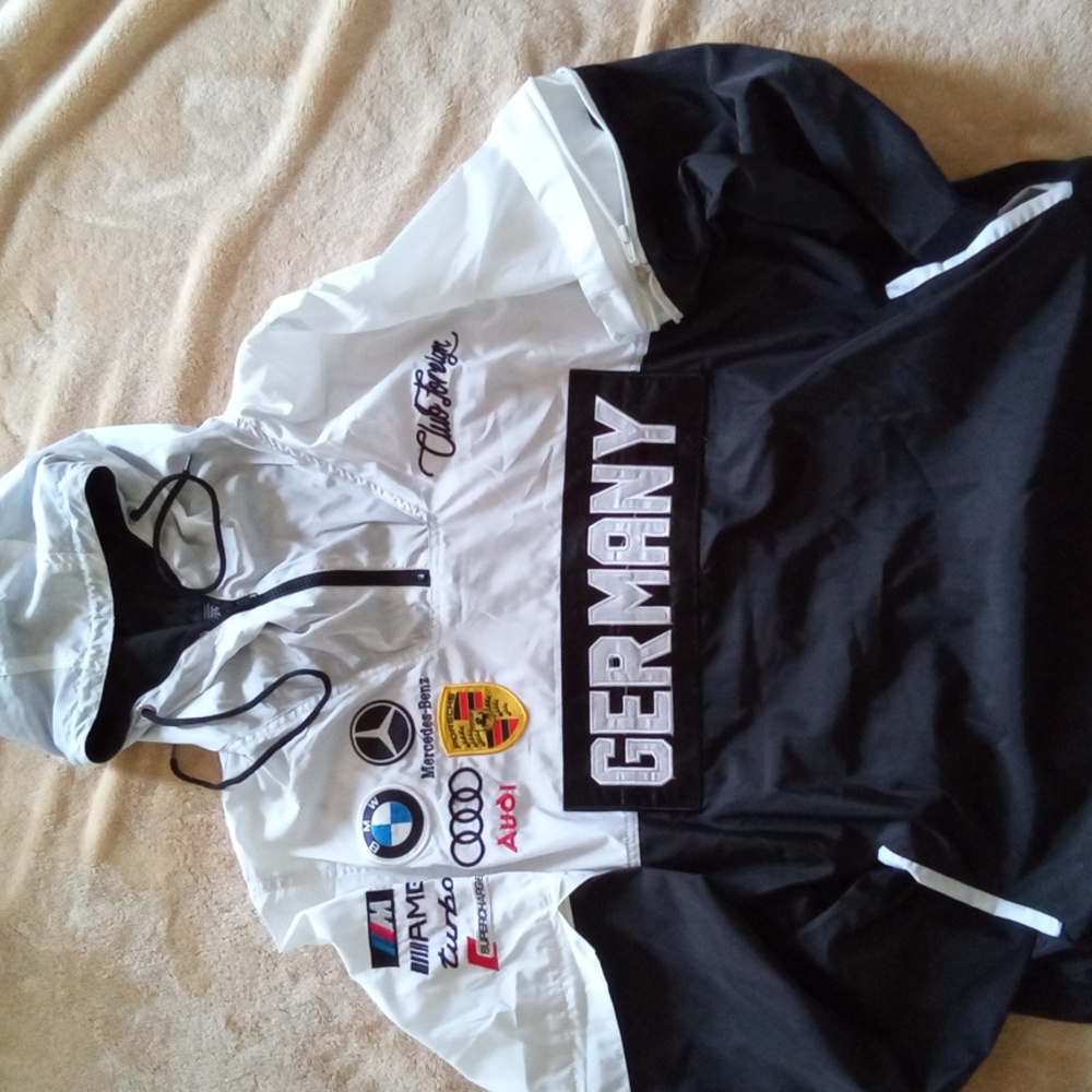 🆕Club Foreign🏁XXXL, XXL...detachable sleeves zippers on bottom sides🔥✔